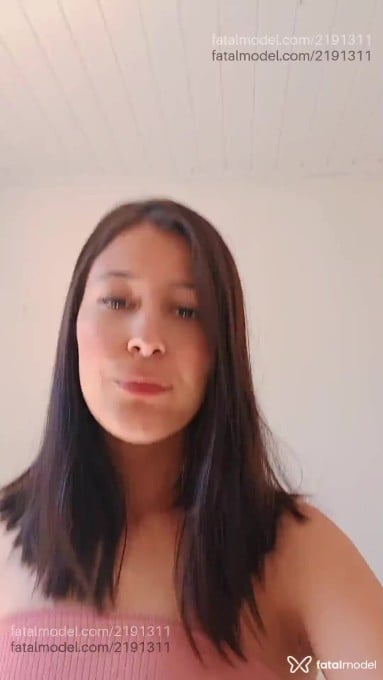 Acompanhante mulher com cabelo castanho de olhos pretos em Virtual - Gabyby