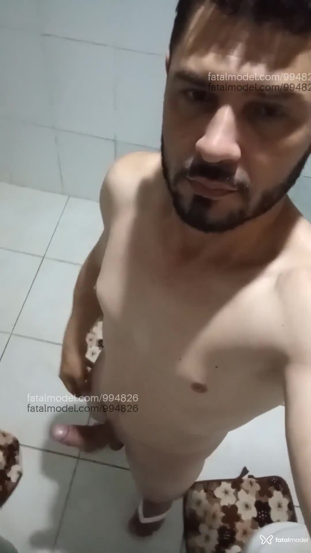 Acompanhante homem com cabelo castanho de olhos castanhos em Vitória Acompanhante homem com cabelo castanho de olhos castanhos em Vitória - Alex