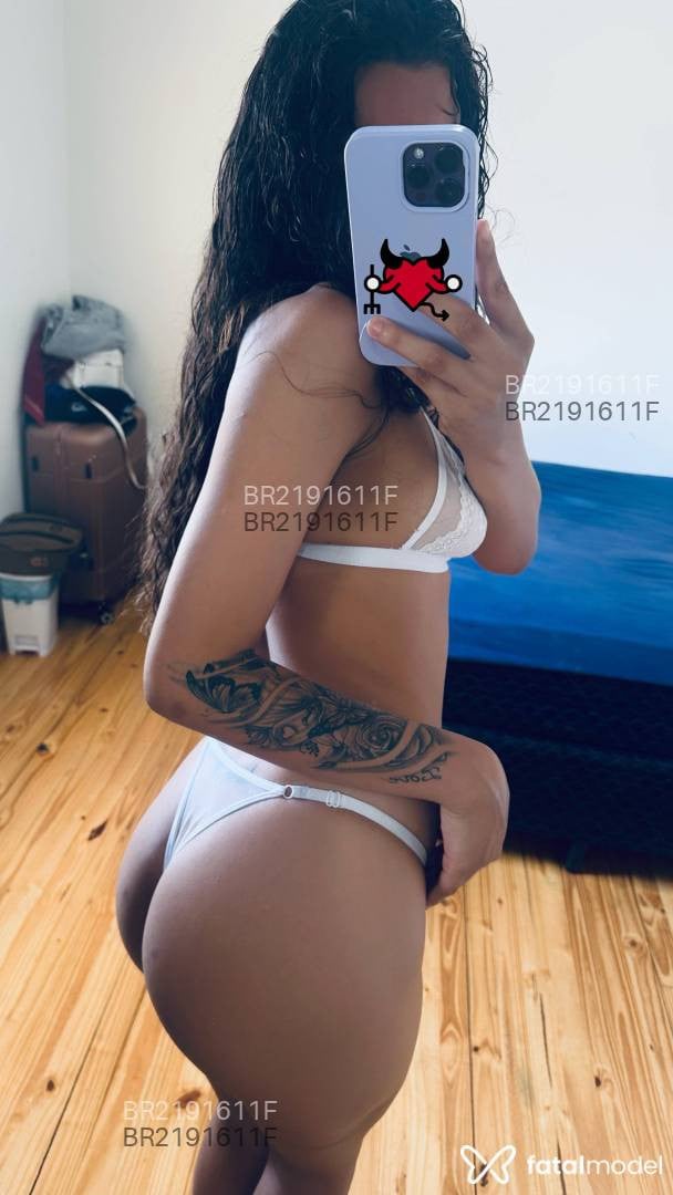 Acompanhante mulher com cabelo castanho de olhos mel em Francisco Beltrão - Agatha Mello