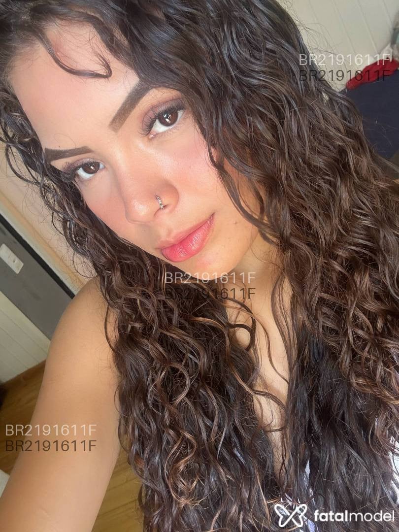 Acompanhante mulher com cabelo castanho de olhos mel em Francisco Beltrão - Agatha Mello