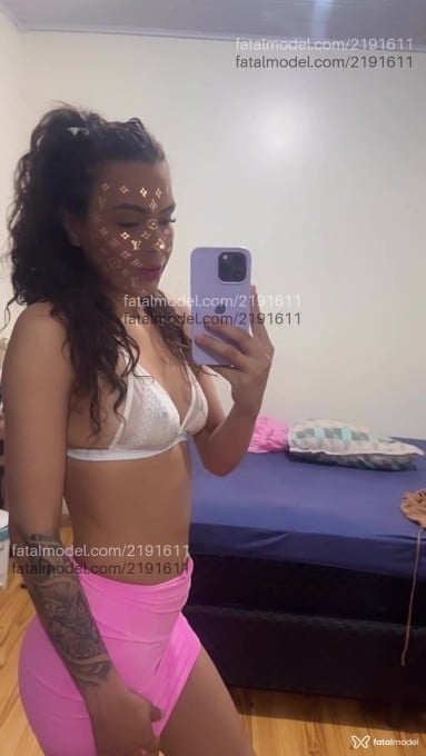 Acompanhante mulher com cabelo castanho de olhos mel em Francisco Beltrão - Agatha Mello