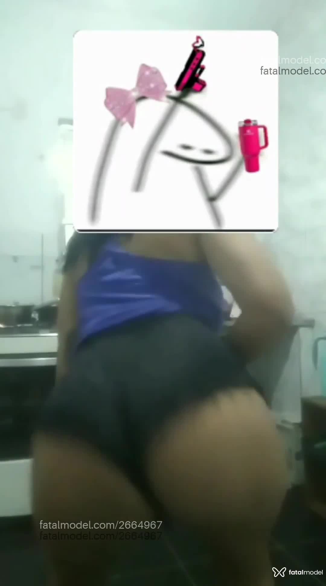 Acompanhante mulher morena (o) de olhos mel em Virtual Acompanhante mulher morena (o) de olhos mel em Virtual - Mariana