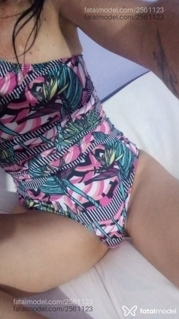 Acompanhante mulher morena (o) de olhos verdes em Virtual - Julia Andrades