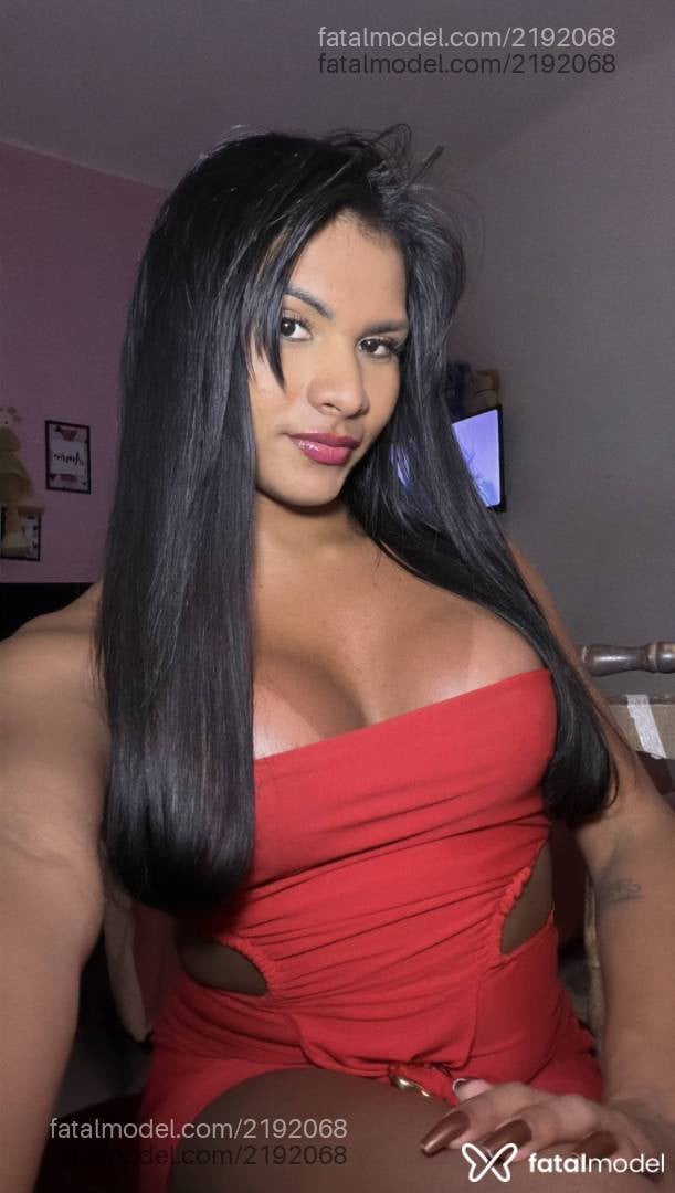 Acompanhante mulher trans morena (o) de olhos castanhos - Penelopy