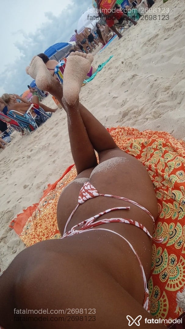 Acompanhante mulher morena (o) de olhos pretos em Duque de Caxias - Paolina