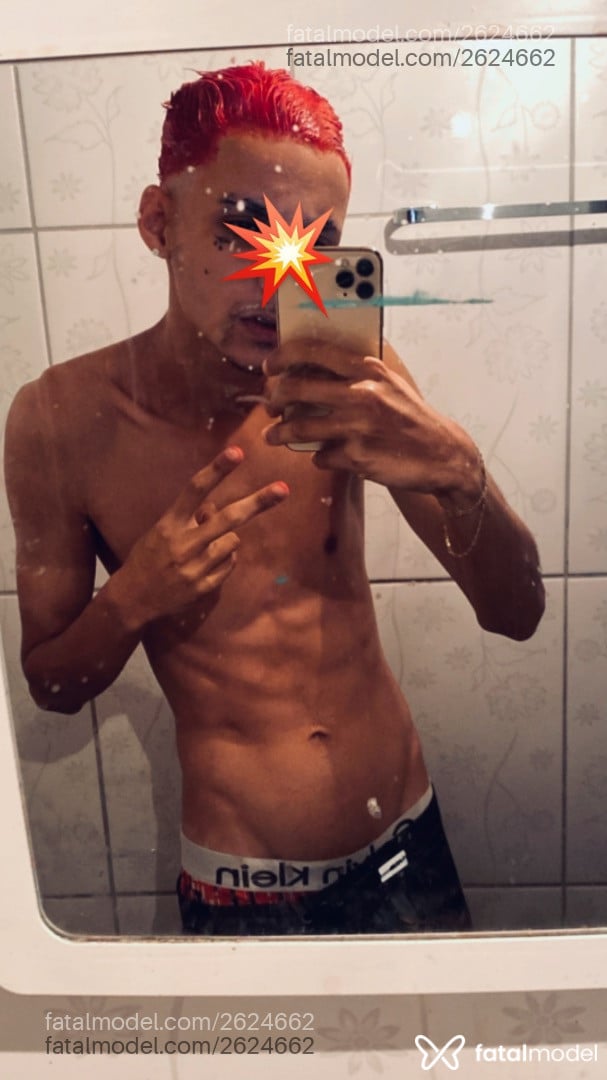 Acompanhante homem com cabelo castanho de olhos pretos em Virtual - Magrin Picamaster