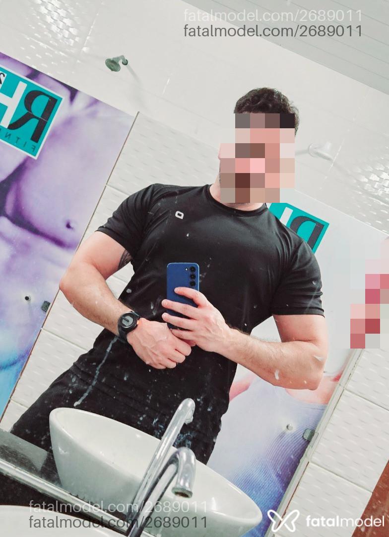 Acompanhante homem com cabelo castanho de olhos castanhos em Belém - Enkki