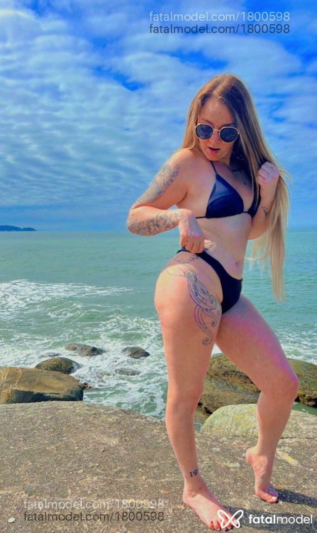 Acompanhante mulher loira (o) de olhos castanhos em Guaratuba - Rafaela