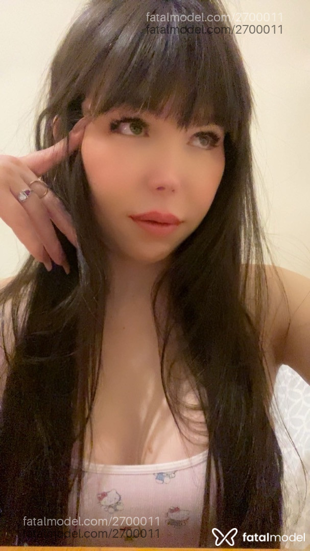 Acompanhante mulher com cabelo castanho de olhos verdes em Virtual - Bruna Gonçalves