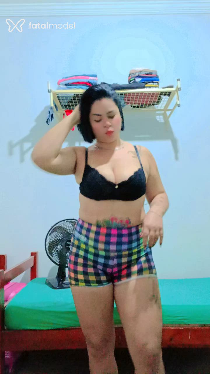 Acompanhante mulher morena (o) de olhos castanhos em Caldas Novas Acompanhante mulher morena (o) de olhos castanhos em Caldas Novas - Mileidy