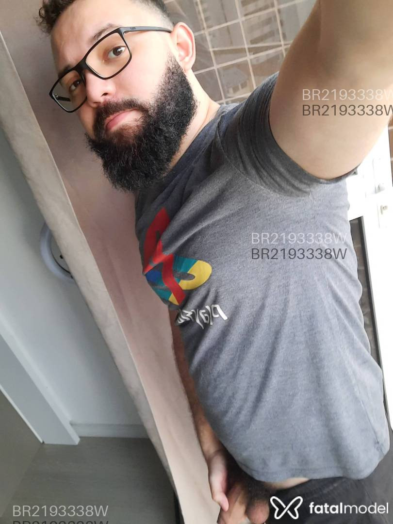 Acompanhante homem morena (o) de olhos castanhos em São Paulo - Silva