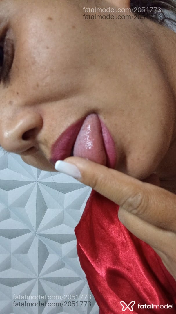 Acompanhante mulher loira (o) de olhos mel em Virtual - Verônica