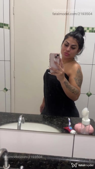 Acompanhante mulher com cabelo castanho de olhos castanhos em Passo Fundo Acompanhante mulher com cabelo castanho de olhos castanhos em Passo Fundo - Tati Botelho
