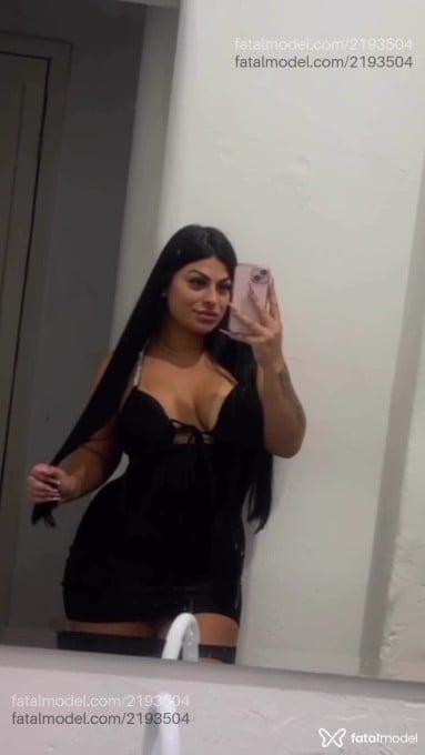Acompanhante mulher com cabelo castanho de olhos castanhos em Passo Fundo Acompanhante mulher com cabelo castanho de olhos castanhos em Passo Fundo - Tati Botelho