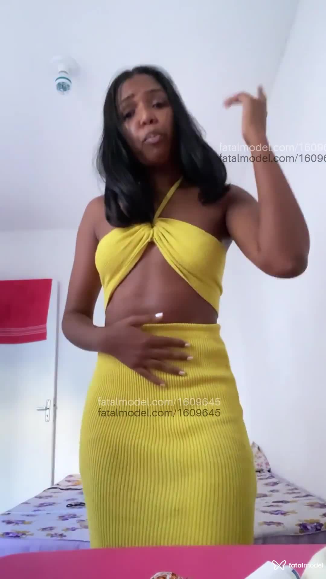 Acompanhante mulher morena (o) de olhos castanhos em Camaçari Acompanhante mulher morena (o) de olhos castanhos em Camaçari - Yasmin Abreu