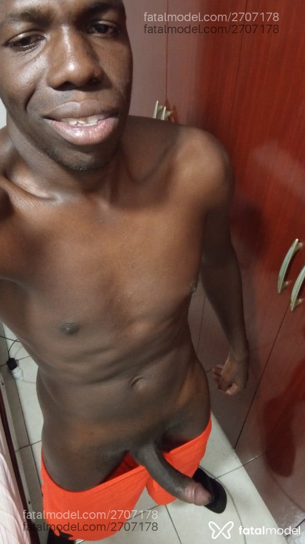 Acompanhante homem sem cabelo de olhos pretos em Rio de Janeiro - Nego Black