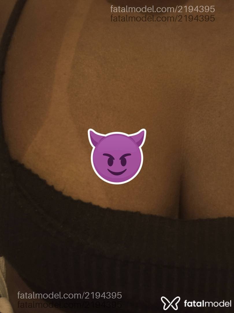 Acompanhante mulher morena (o) de olhos castanhos - Letícia