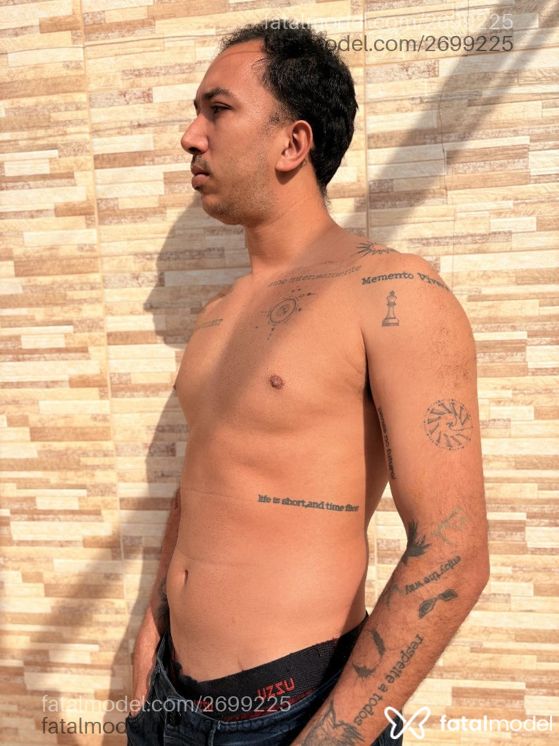 Acompanhante homem morena (o) de olhos pretos em São Paulo Acompanhante homem morena (o) de olhos pretos em São Paulo - Mestiço