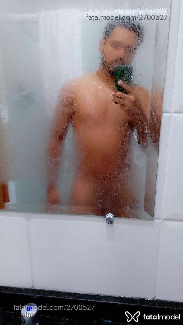 Acompanhante homem morena (o) de olhos castanhos em São José - Bruno