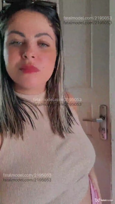 Acompanhante mulher loira (o) de olhos verdes em Itapema - Camila Paiva
