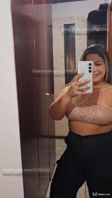 Acompanhante mulher loira (o) de olhos verdes em Itapema - Camila Paiva