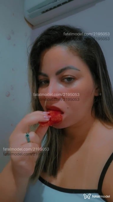 Acompanhante mulher loira (o) de olhos verdes em Itapema - Camila Paiva