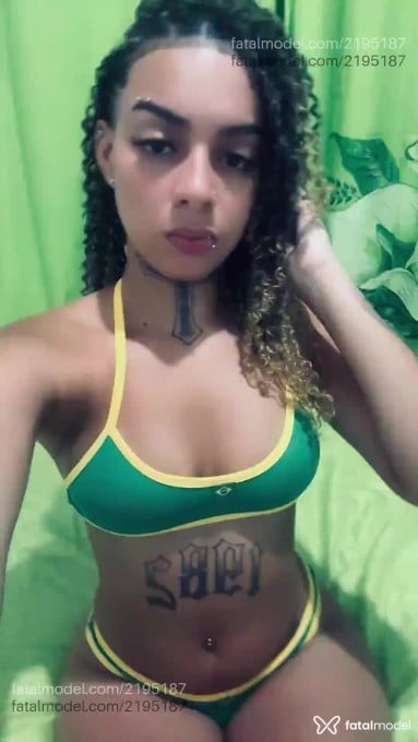 Acompanhante mulher morena (o) de olhos castanhos em Virtual - Lissa