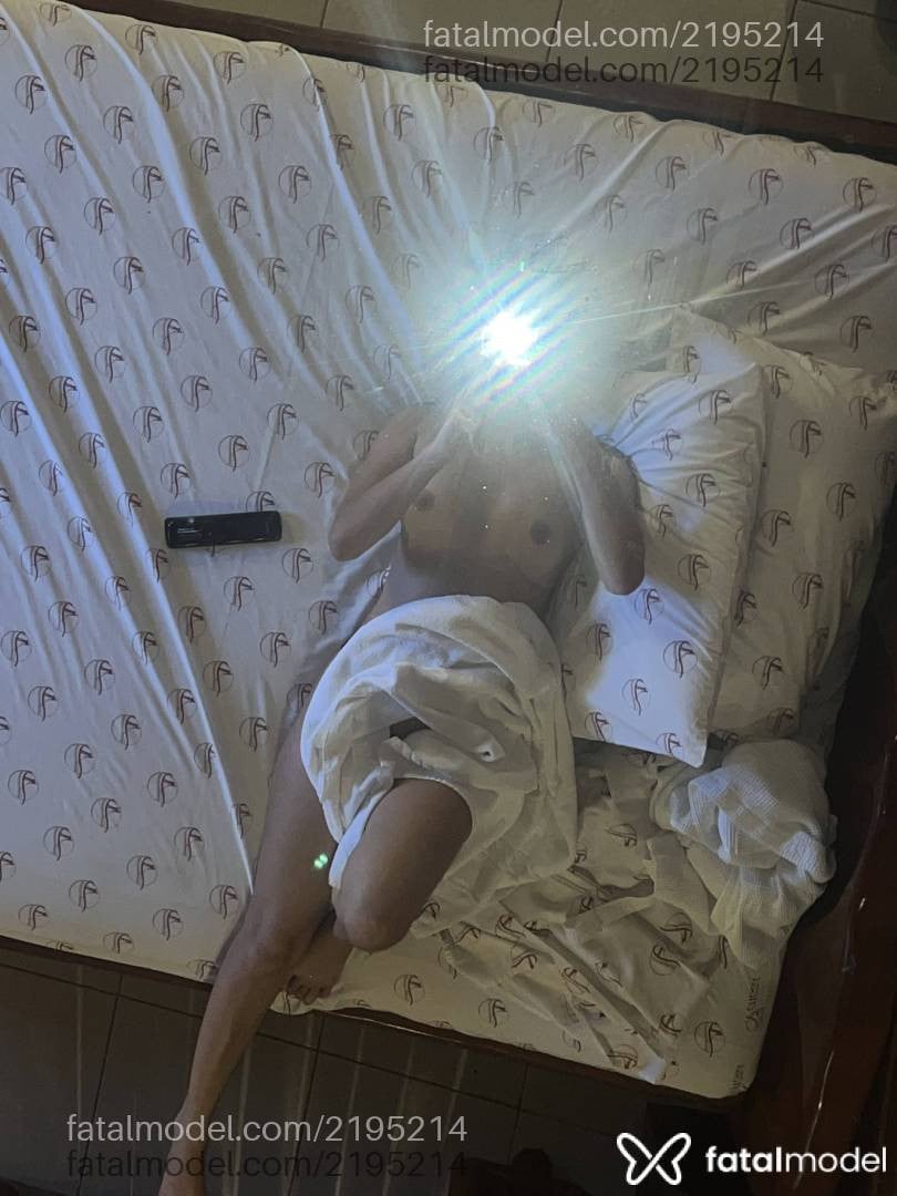 Acompanhante mulher com cabelo castanho de olhos castanhos em Eunápolis Acompanhante mulher com cabelo castanho de olhos castanhos em Eunápolis - Camila