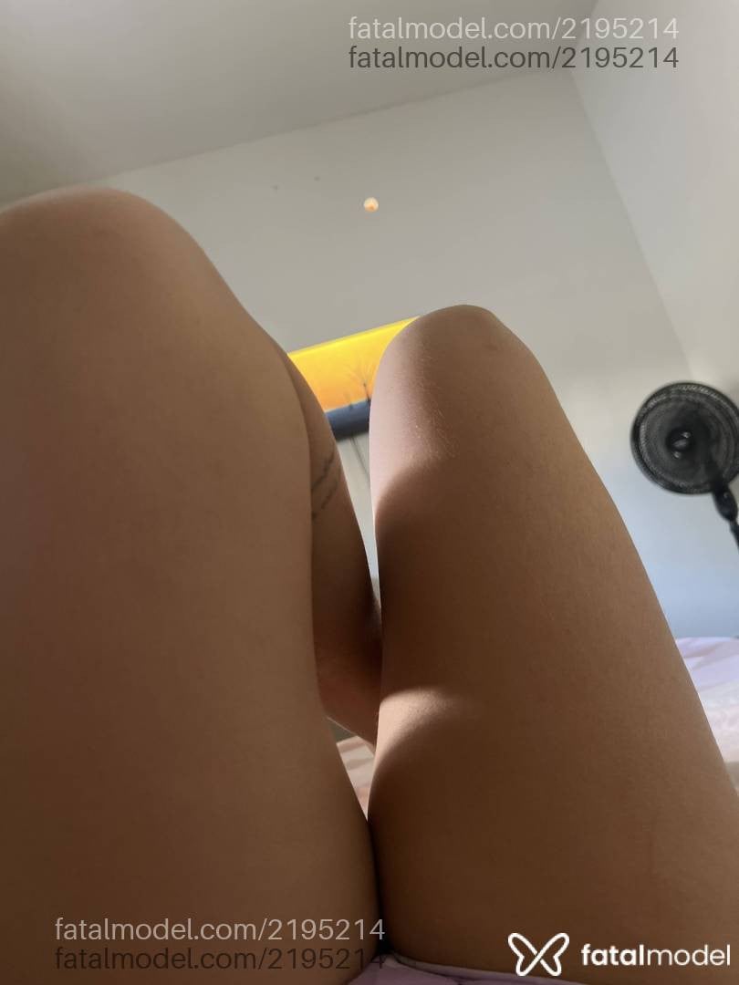 Acompanhante mulher com cabelo castanho de olhos castanhos em Eunápolis Acompanhante mulher com cabelo castanho de olhos castanhos em Eunápolis - Camila