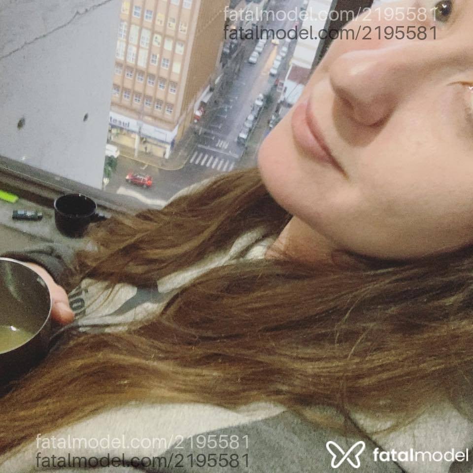 Acompanhante mulher loira (o) de olhos castanhos em Novo Hamburgo Acompanhante mulher loira (o) de olhos castanhos em Novo Hamburgo - Polaca