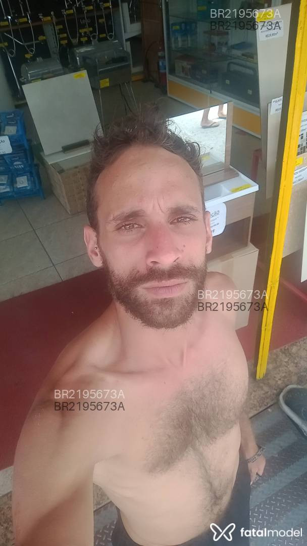 Acompanhante homem com cabelo castanho de olhos castanhos em Rio de Janeiro - Bento
