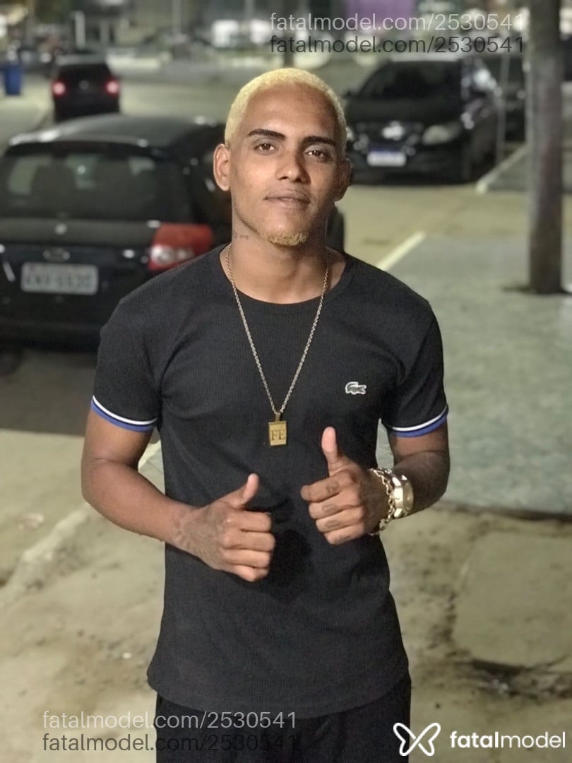 Acompanhante homem morena (o) de olhos pretos em Rio de Janeiro - Léo Oliveira