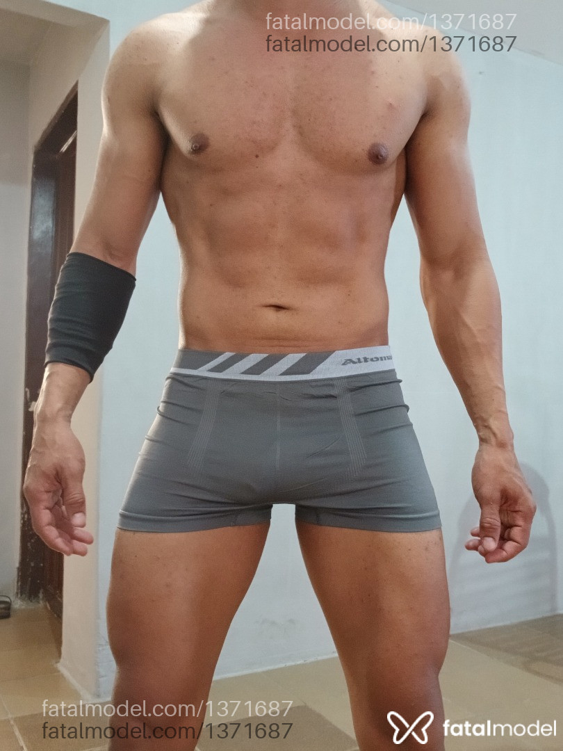 Acompanhante homem morena (o) de olhos castanhos em Goiânia - Petterson