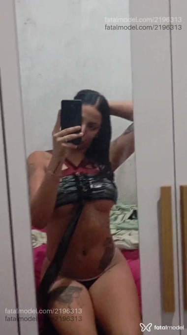 Acompanhante mulher trans com cabelo castanho de olhos castanhos em Natal - Gabriella