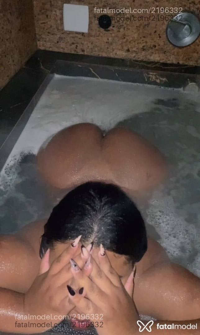 Acompanhante mulher morena (o) de olhos pretos - Natyzinha