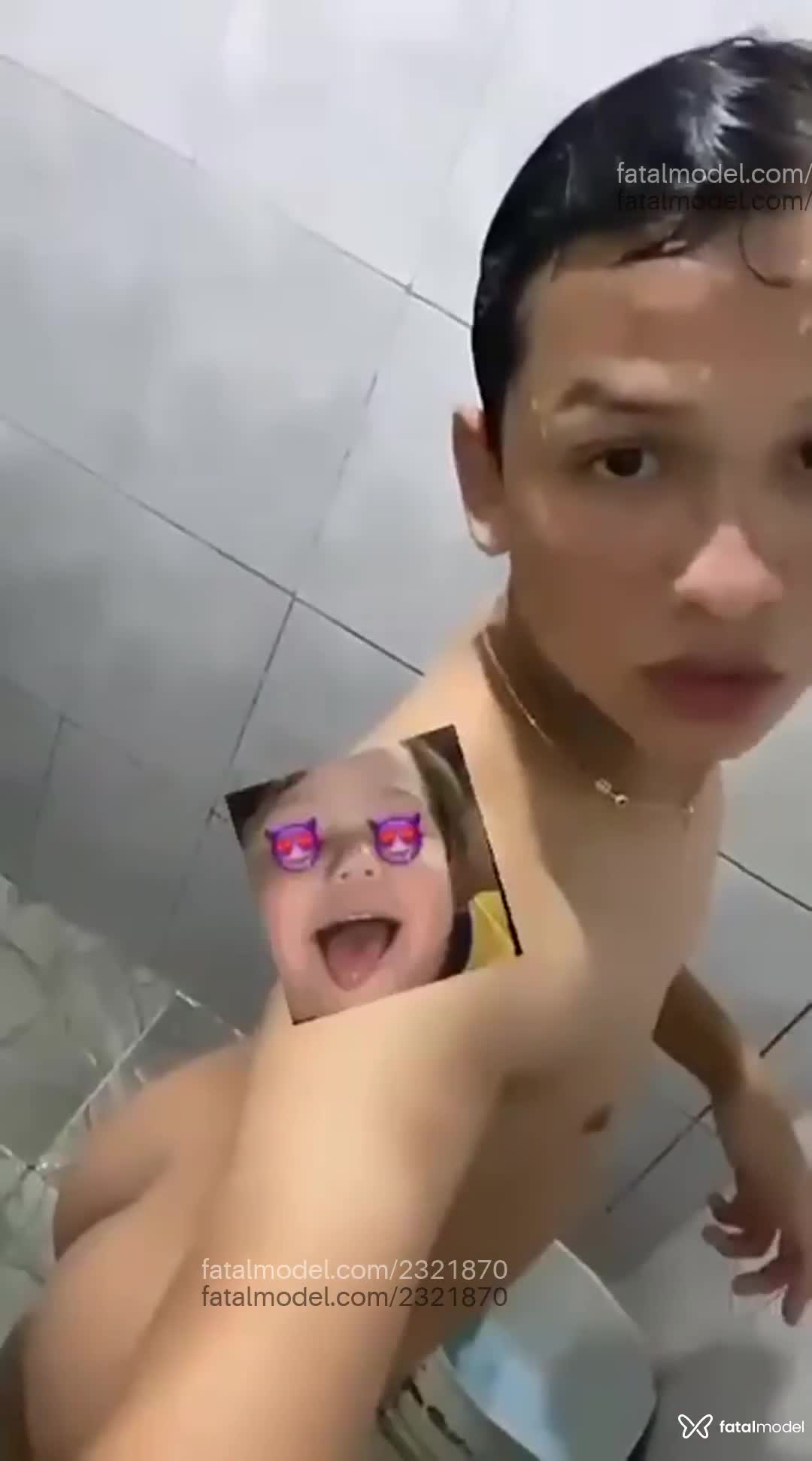 Acompanhante homem trans com cabelo castanho de olhos azuis - Rian Acompanhante homem trans com cabelo castanho de olhos azuis - Rian