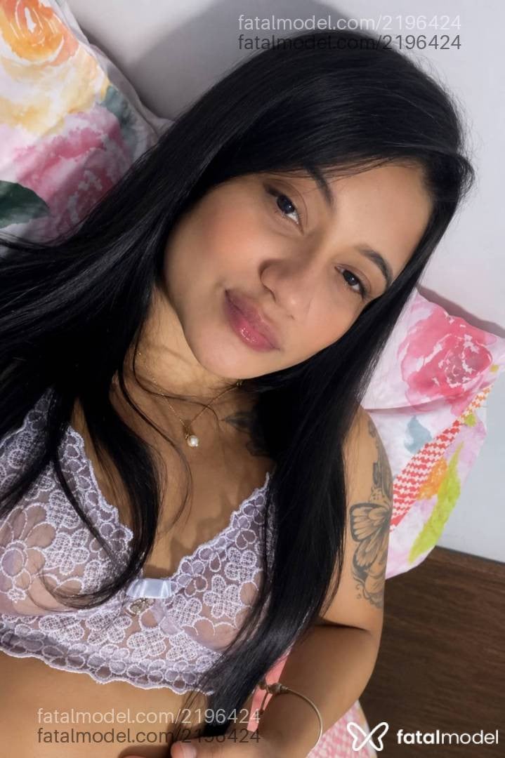 Acompanhante mulher morena (o) de olhos pretos - Larissa