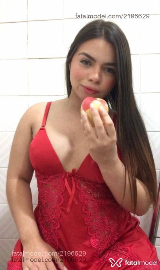 Acompanhante mulher morena (o) de olhos azuis - Chaverinho