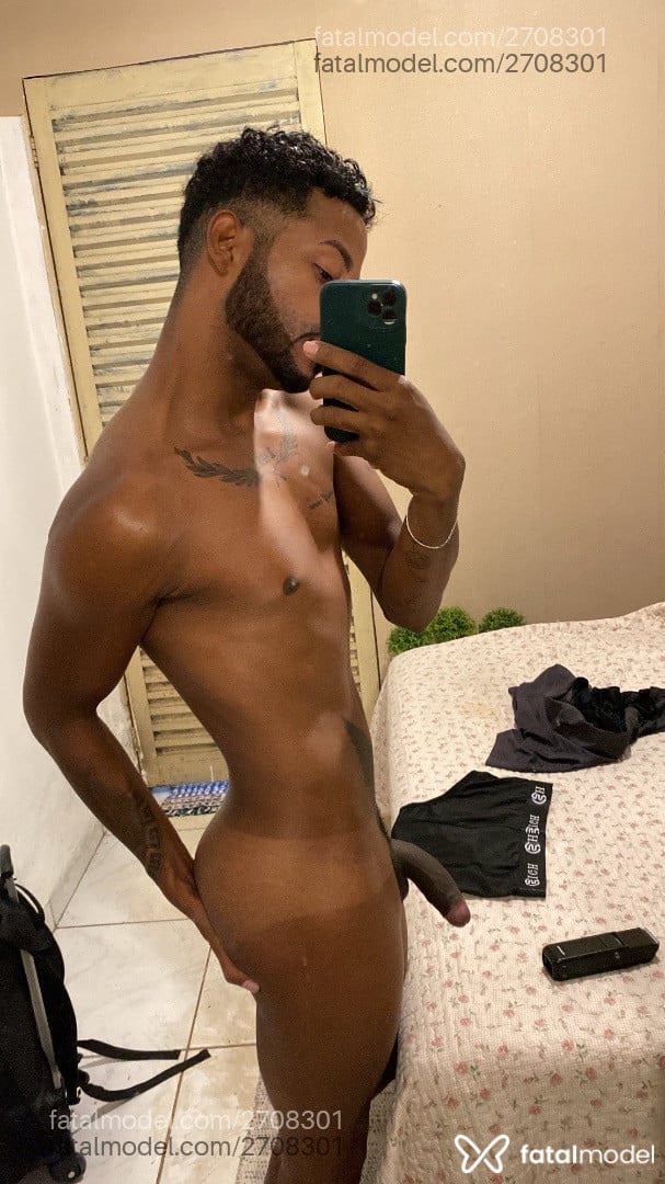 Acompanhante homem morena (o) de olhos pretos - Otávio Acompanhante homem morena (o) de olhos pretos - Otávio