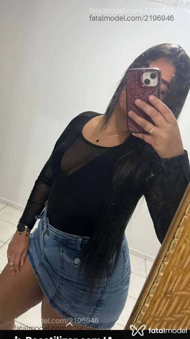 Acompanhante mulher morena (o) de olhos pretos - Jade