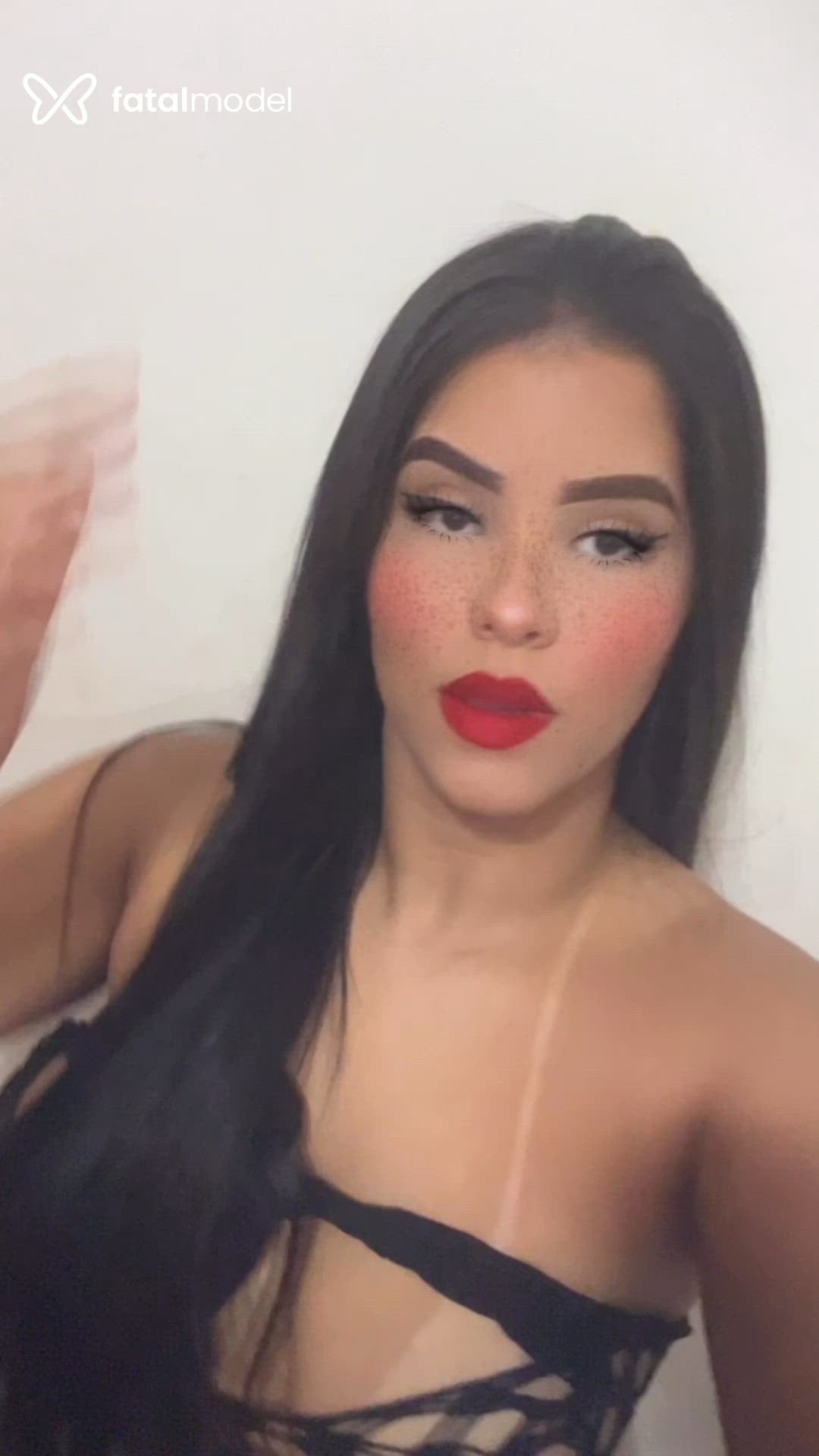 Acompanhante mulher morena (o) de olhos pretos - Jade