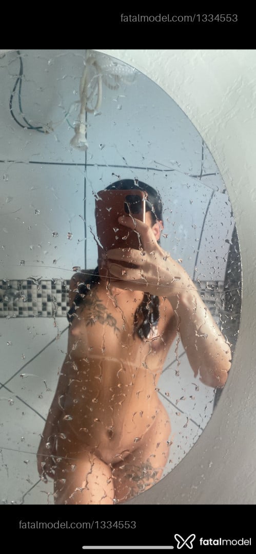 Acompanhante mulher trans com cabelo castanho de olhos castanhos em Iúna - Kayla dias
