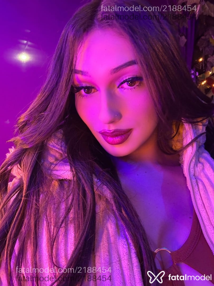 Acompanhante mulher trans com cabelo castanho de olhos castanhos em São Paulo - Melissa Mel