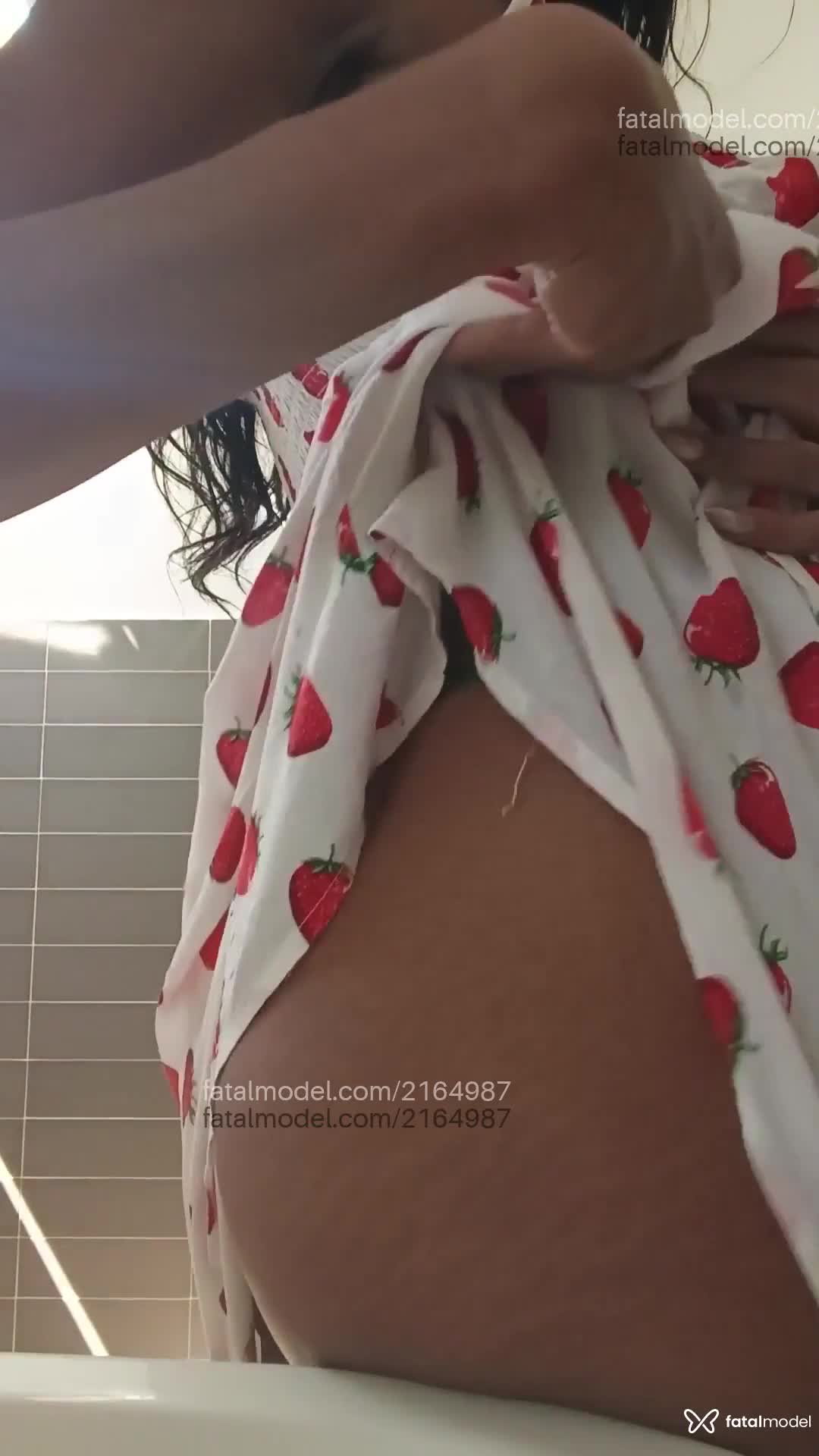 Acompanhante mulher morena (o) de olhos castanhos em Virtual - Diana Sobral