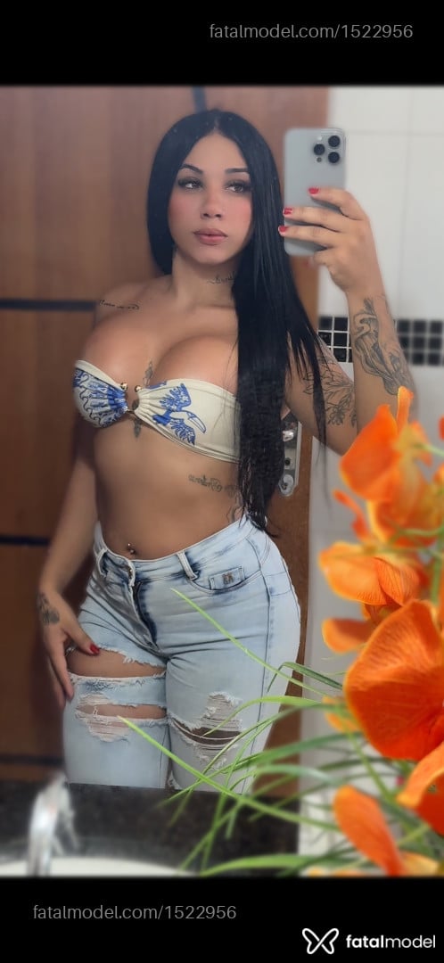 Acompanhante mulher morena (o) de olhos mel - Ana Acompanhante mulher morena (o) de olhos mel - Ana