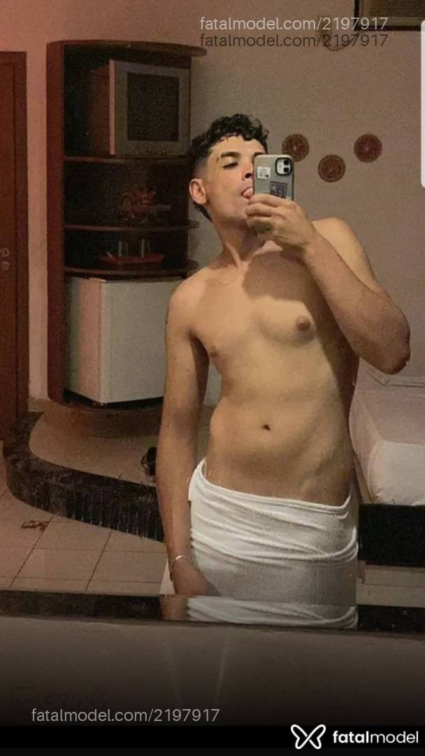 Acompanhante homem morena (o) de olhos pretos em Virtual Acompanhante homem morena (o) de olhos pretos em Virtual - Lipevst