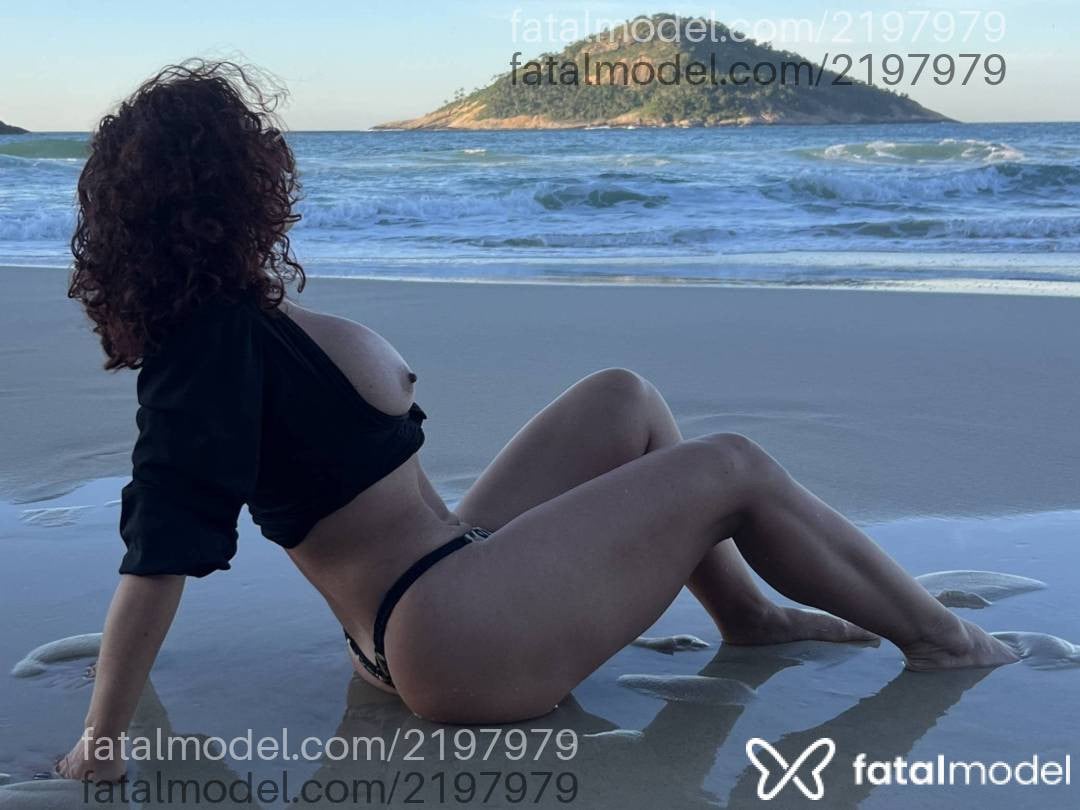 Acompanhante mulher ruiva (o) de olhos mel - Eloah Cariocat