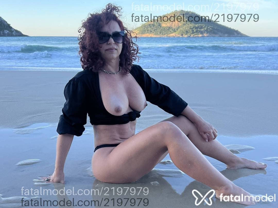 Acompanhante mulher ruiva (o) de olhos mel - Eloah Cariocat