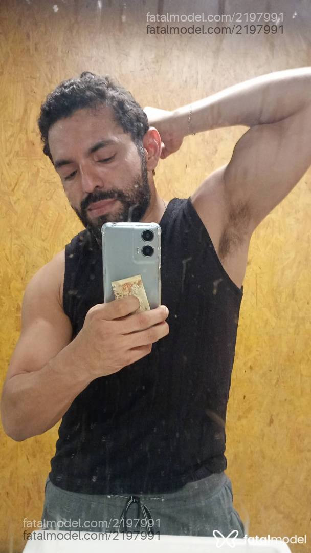 Acompanhante homem com cabelo castanho de olhos castanhos em Curitiba - Pedromasso