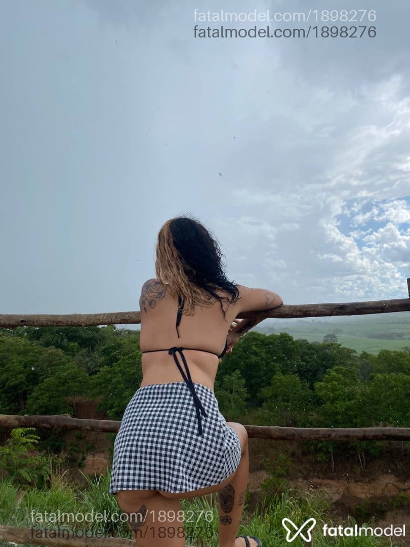 Acompanhante mulher com cabelo colorido de olhos castanhos em Virtual - jessica sousa